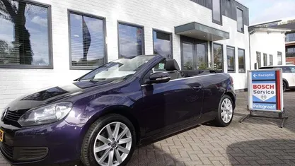 Occasion VW Golf VII Highline 123 PK (90 kW) 2012 Paars Cabriolet