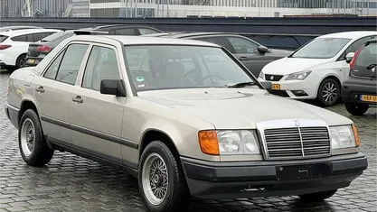 Gebruikt 1986 Mercedes E230 Sedan | € 2.749