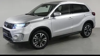 Gebruikt 2024 Suzuki Vitara Style SUV | € 29.950 (Eerlijke prijs)