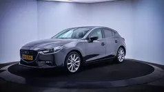 Grijs, metallic lak Gebruikt 2018 Mazda 3 Hatchback | € 17.950 (Eerlijke prijs)