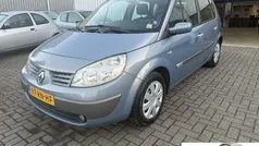 Blauw Gebruikt 2005 Renault Scénic II Luxe MPV | € 1.199 (Eerlijke prijs)