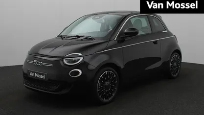 Zwart Occasion 2022 Fiat 500e La Prima Hatchback | € 19.440 (Eerlijke prijs)