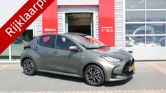 Groen Gebruikt 2021 Toyota Yaris Hybrid Limited Hatchback | € 22.900 (Eerlijke prijs)