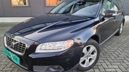 Zwart Gebruikt 2009 Volvo V70 Kinetic Stationwagen | € 6.999 (Eerlijke prijs)