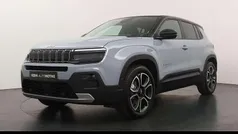 Grijs Nieuw 2025 Jeep Avenger EV Summit SUV | € 41.694 (Eerlijke prijs)