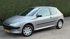 Grijs Gebruikt 2001 Peugeot 206 Hatchback | € 1.450 (Eerlijke prijs)