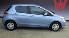 Blauw Gebruikt 2013 Toyota Yaris Hatchback | € 6.490 (Eerlijke prijs)