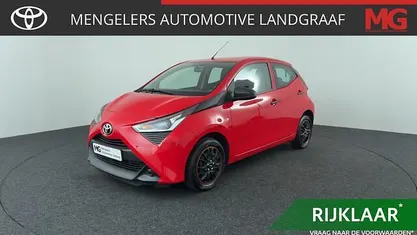 Rood Gebruikt 2021 Toyota Aygo Hatchback | € 11.950 (Eerlijke prijs)
