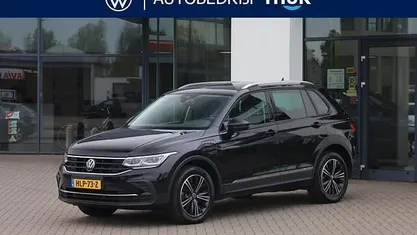 Zwart Gebruikt 2022 VW Tiguan Active SUV | € 34.950 (Eerlijke prijs)