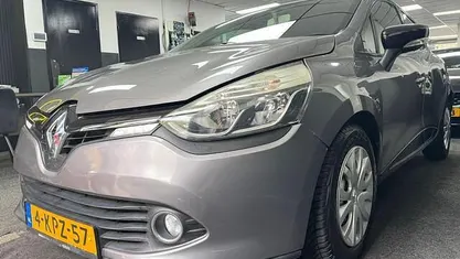 Occasion 2013 Renault Clio IV Expression Hatchback | € 5.499 (Eerlijke prijs)