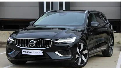 Zwart Gebruikt 2025 Volvo V60 Stationwagen | € 44.950 (Eerlijke prijs)