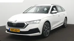 Wit Gebruikt 2022 Skoda Octavia Business Line Stationwagen | € 21.900 (Goede deal)