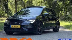 Zwart Gebruikt 2017 Cupra Leon Hatchback | € 22.995 (Eerlijke prijs)