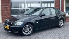 Zwart Gebruikt 2005 BMW 320 Sedan | € 2.400 (Eerlijke prijs)