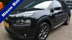 Zwart Gebruikt 2018 Citroën C4 Cactus PureTech Hatchback | € 8.950 (Eerlijke prijs)