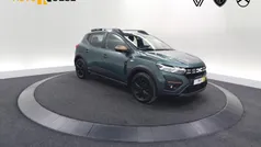 Groen, metallic lak Gebruikt 2024 Dacia Sandero Extreme Hatchback | € 23.400 (Eerlijke prijs)