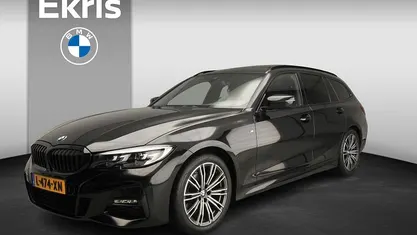 Zwart Occasion 2021 BMW 318 M Sport Stationwagen | € 27.900 (Eerlijke prijs)