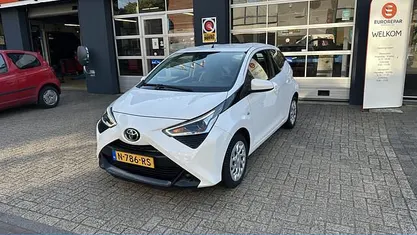Gebruikt 2021 Toyota Aygo X-play Hatchback | € 14.950 (Eerlijke prijs)
