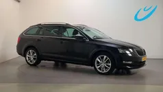 Zwart Gebruikt 2020 Skoda Octavia Business Line Stationwagen | € 14.950 (Goede deal)