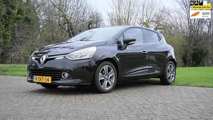 Zwart Occasion 2015 Renault Clio IV Night&Day Hatchback | € 5.500 (Eerlijke prijs)