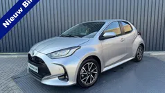 Grijs Gebruikt 2022 Toyota Yaris Hybrid Hatchback | € 21.950 (Eerlijke prijs)