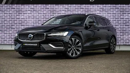 Occasion Volvo V60 Plus 163 PK (119 kW) 2022 Zwart Stationwagen