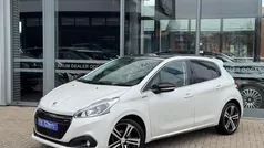 Wit Gebruikt 2017 Peugeot 208 GT-line Hatchback | € 9.450 (Eerlijke prijs)