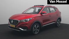 Rood Gebruikt 2020 MG ZS Luxury Sedan | € 14.995 (Eerlijke prijs)