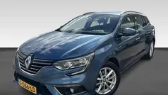 Blauw, metallic lak Gebruikt 2017 Renault Mégane GrandTour LIMITED Stationwagen | € 12.430 (Eerlijke prijs)