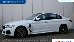 Wit Gebruikt 2022 BMW 545e M Sport Sedan | € 44.795 (Goede deal)