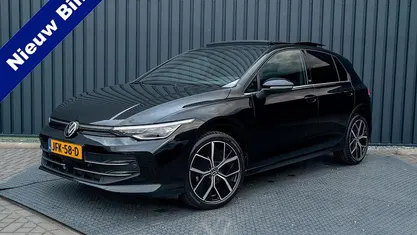Occasion 2025 VW Golf VIII Edition Hatchback | € 36.945 (Eerlijke prijs)