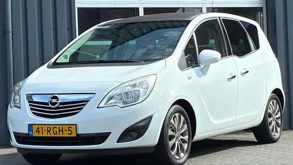 Wit Occasion 2011 Opel Meriva Cosmo MPV | € 2.999 (Eerlijke prijs)