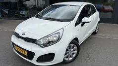 Wit Gebruikt 2012 Kia Rio Hatchback | € 7.999 (Eerlijke prijs)