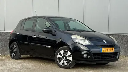 Gebruikt 2012 Renault Clio IV Authentique Hatchback | € 2.450 (Goede deal)