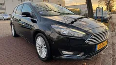Zwart (metallic) Gebruikt 2016 Ford Focus Titanium Stationwagen | € 6.950 (Eerlijke prijs)