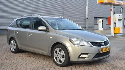 Grijs Occasion 2011 Kia Ceed Hatchback | € 1.649 (Eerlijke prijs)