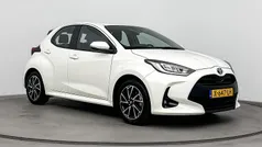 Wit Gebruikt 2023 Toyota Yaris Hybrid Hatchback | € 22.999 (Eerlijke prijs)