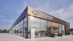 Sleek silver metallic (licht grijs) Gebruikt 2022 Hyundai Bayon Comfort SUV | € 19.940 (Eerlijke prijs)