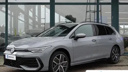 Gebruikt 2025 VW Golf VIII R-line Edition Stationwagen | € 37.895 (Eerlijke prijs)