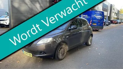 Grijs Gebruikt 2012 Lancia Ypsilon Platinum Hatchback | € 5.745 (Eerlijke prijs)