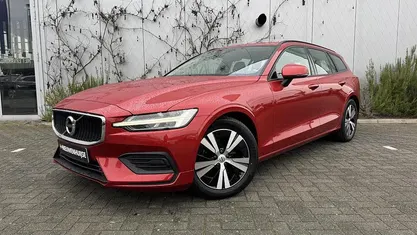 Occasion Volvo V60 Momentum 2021 Oranje Stationwagen