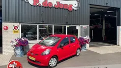 Rood Gebruikt 2008 Toyota Aygo Hatchback | € 4.275 (Eerlijke prijs)