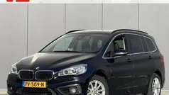 Zwart Gebruikt 2017 BMW 218 Executive Stationwagen | € 14.448 (Eerlijke prijs)