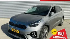 Grijs, metallic lak Gebruikt 2021 Kia Niro SUV | € 24.400 (Eerlijke prijs)
