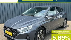 Grijs metallic Gebruikt 2022 Hyundai i20 Comfort Hatchback | € 19.385 (Eerlijke prijs)