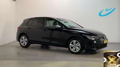 Gebruikt 2021 VW Golf VIII Life Hatchback | € 17.900 (Goede deal)