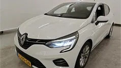 Wit Gebruikt 2020 Renault Clio V Intens Hatchback | € 13.850 (Eerlijke prijs)