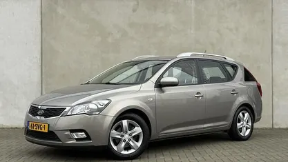 Occasion Kia Ceed Plus 105 PK (77 kW) 2012 Grijs Hatchback