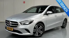 Iridium silver metallic finish (775u) Gebruikt 2021 Mercedes B200 Business MPV | € 28.950 (Eerlijke prijs)