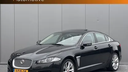 Occasion Jaguar XF 165 PK (121 kW) 2015 Grijs, metallic lak Sedan